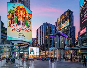 Yonge-Dundas Square – Le Times Square de Toronto !