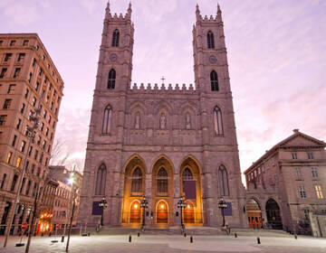 Basilique Notre-Dame de Montréal : Chef-d'œuvre néo-gothique et spectacle AURA