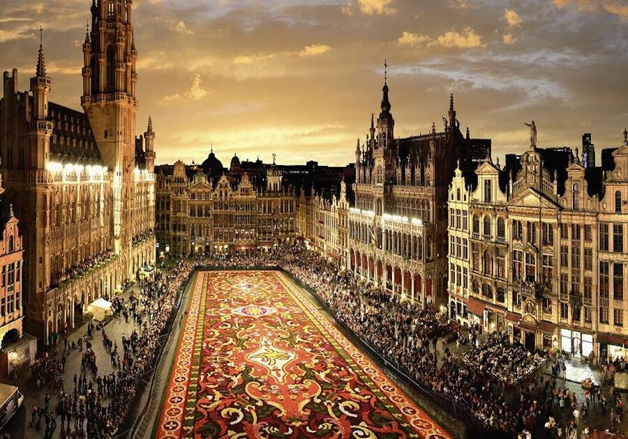 Grand-Place de Bruxelles : Secrets, histoire et beauté intemporelle