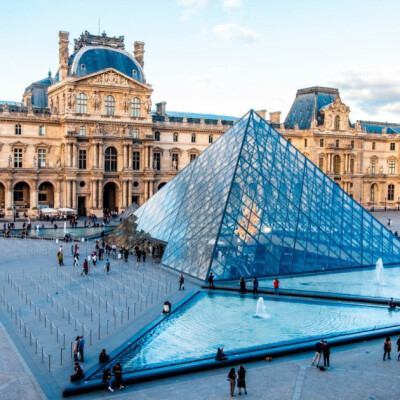 Le Musée du Louvre : Secrets Inconnus et Mystères Cachés