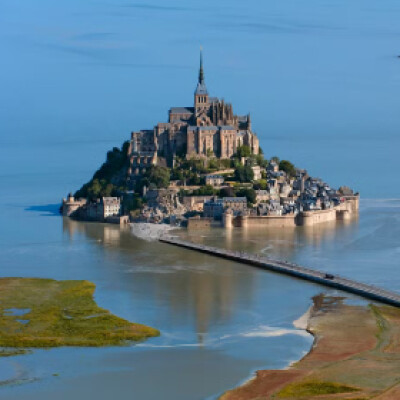 Les secrets du Mont-Saint-Michel : mystères, légendes et faits méconnus