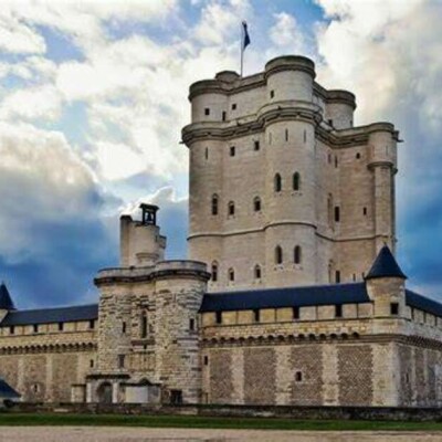 🏰 Le Château de Vincennes, bastion oublié aux portes de Paris...