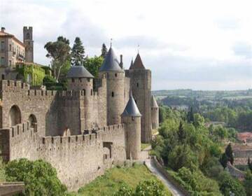 🔰 LE CHÂTEAU DE CARCASSONNE – Le secret de la plus grande cité fortifiée d'Europe !