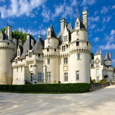 🏰 Le Château d’Ussé – Le vrai château de la Belle au bois dormant ! 🌹✨