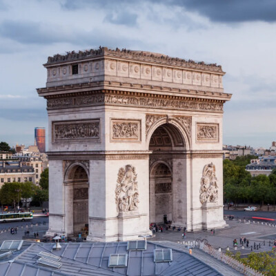 Vous croyez connaître l’Arc de Triomphe ? Détrompez-vous…
